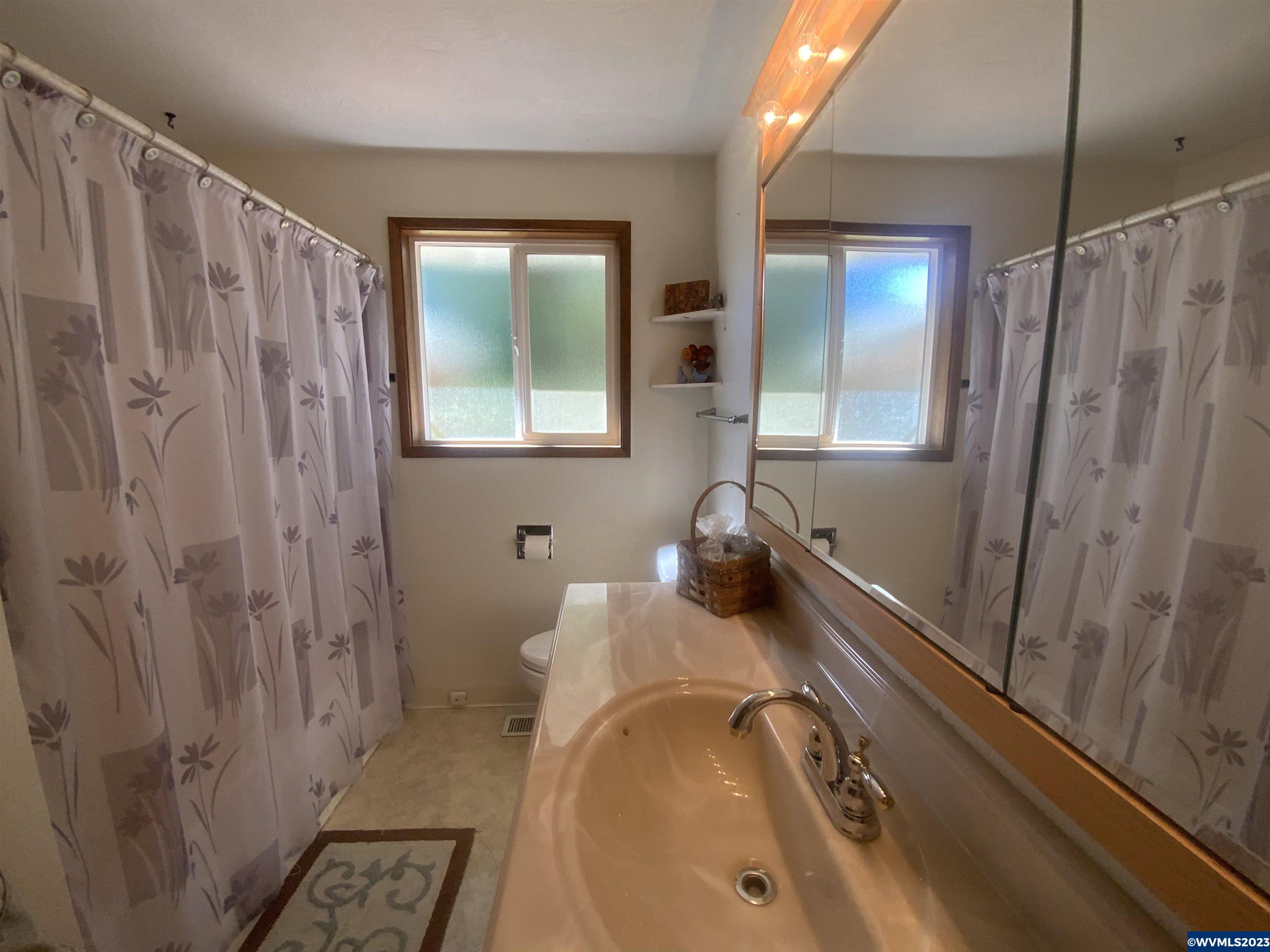 749 Southwest Mill Street Dallas, OR 97338 - Photo 12 of 21 Gallery Image 12
