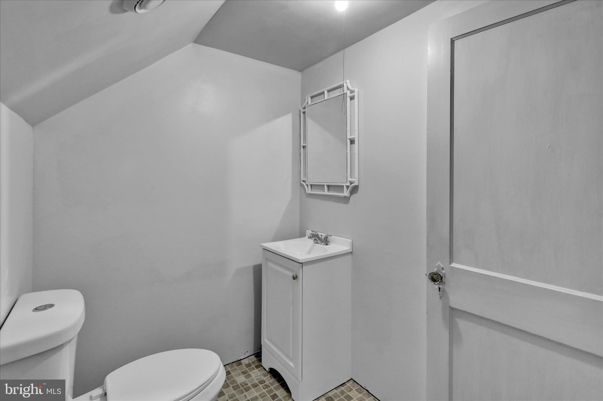 1815 Holly Road Reading, PA 19602 - Photo 19 of 32 360_9125