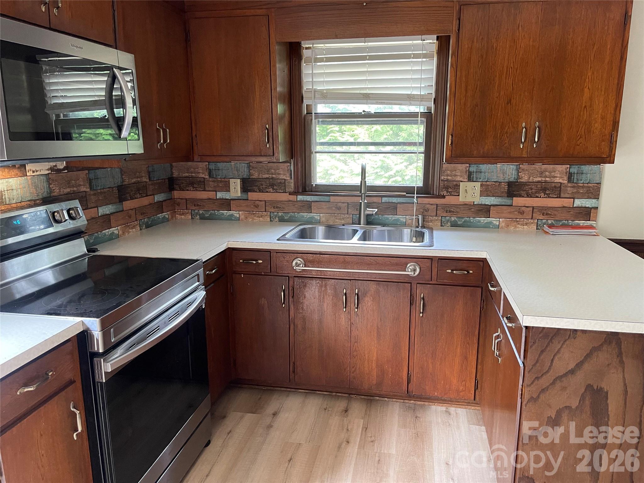 1238 12th Street Northeast Hickory, NC 28601 - Photo 5 of 16