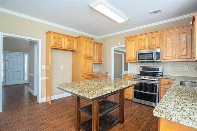 $3,000 | 1098 Fountain Lakes Court, Lawrenceville, GA 30043