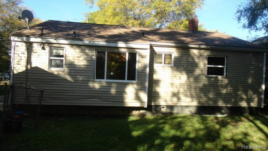 3124 Fleming Road Flint, MI 48504 - Photo 7 of 8 DSC00187.jpg