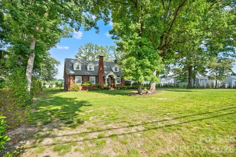 $474,900 | 1520 5th Street Northeast, Hickory, NC 28601