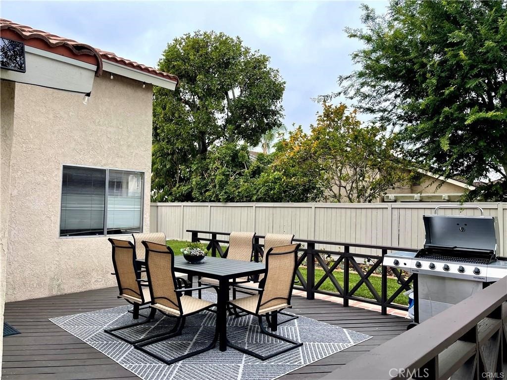 17 Fallbrook Irvine, CA 92604 - Photo 16 of 31 Backyard Deck