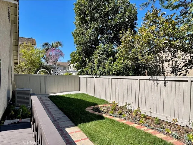 $6,000 | 17 Fallbrook, Irvine, CA 92604