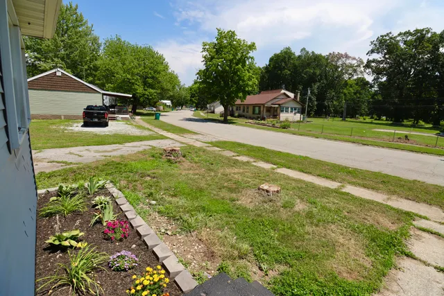 $214,900 | 474 Grenway Road, Kingsford Heights, IN 46346