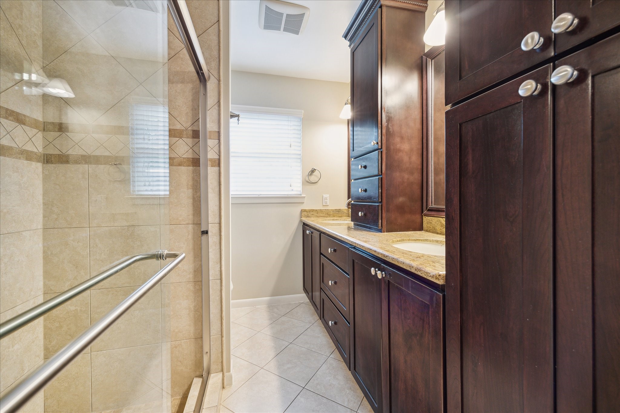 1124 Springrock Lane Houston, TX 77055 - Photo 8 of 11