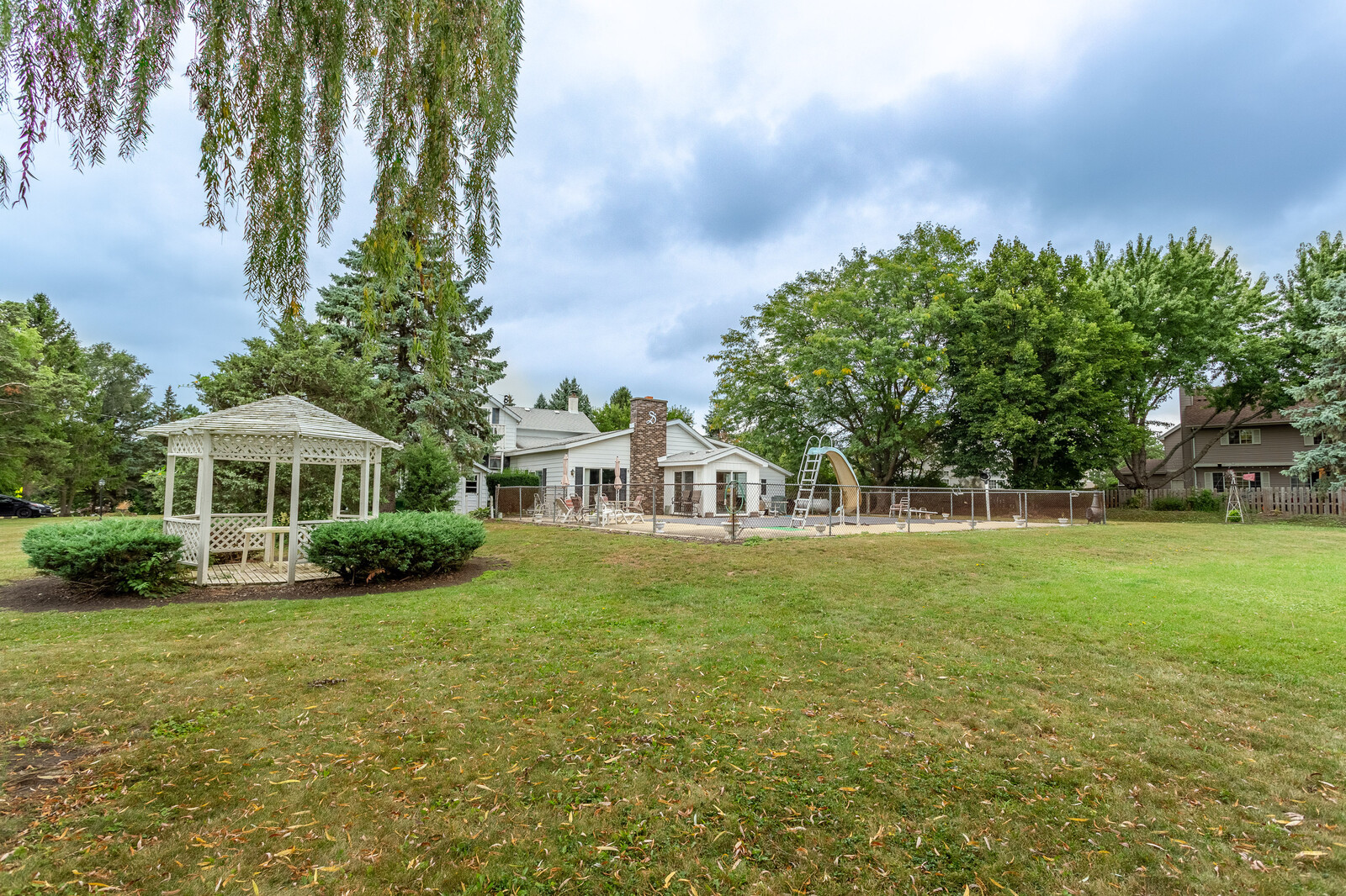 9110 Miller Road Lake In The Hills, IL 60156 - Photo 3 of 30 Gallery Image 3
