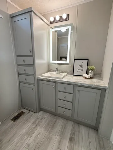 $99,500 | 51 Brushwood Drive, Matteson, IL 60443