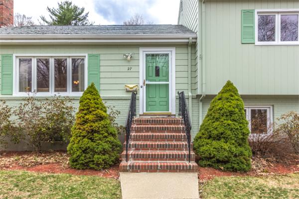 27 Ridgewood Road Milton, MA 02186 - Photo 3 of 30 Gallery Image 3