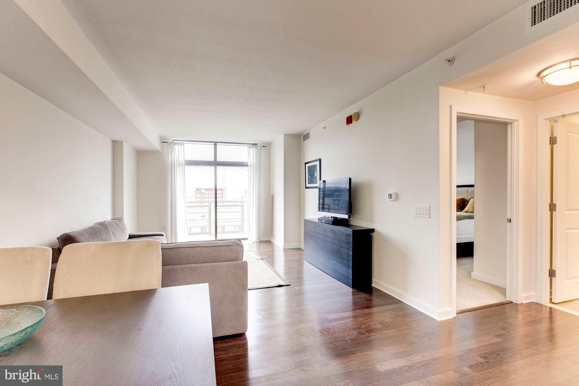 475 K Street Northwest, Unit 1105 Washington, DC 20001 - Photo 12 of 28 Dinning & Living Area
