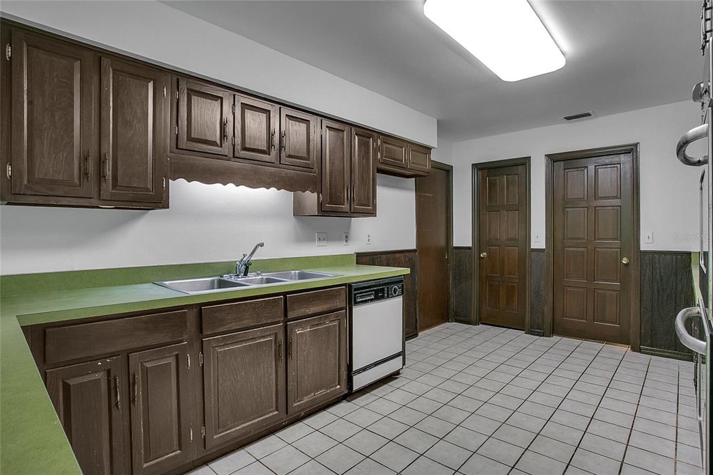 3629 Lake Buynak Road Windermere, FL 34786 - Photo 3 of 46