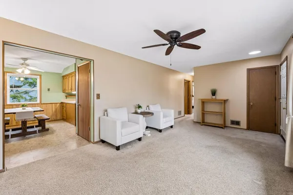 $325,000 | 11447 55th Street Northeast, Albertville, MN 55301