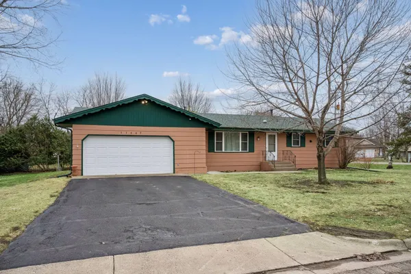 $325,000 | 11447 55th Street Northeast, Albertville, MN 55301