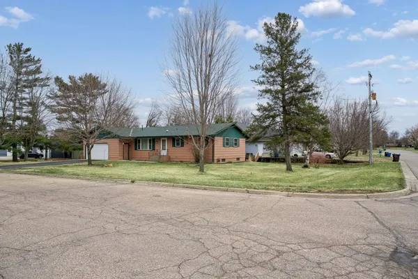 $325,000 | 11447 55th Street Northeast, Albertville, MN 55301