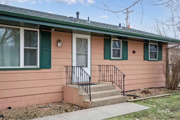 $325,000 | 11447 55th Street Northeast, Albertville, MN 55301