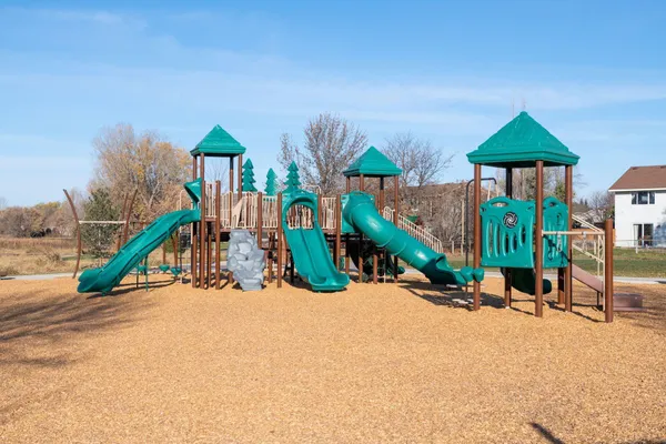 $325,000 | 11447 55th Street Northeast, Albertville, MN 55301