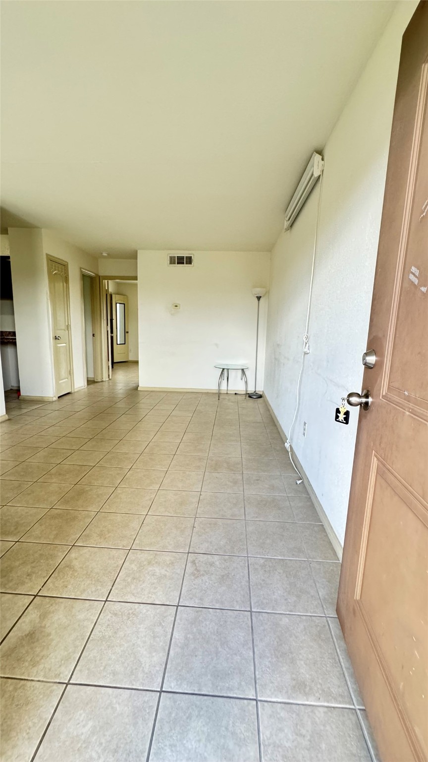 10802 Kingspoint Road Houston, TX 77075 - Photo 4 of 18