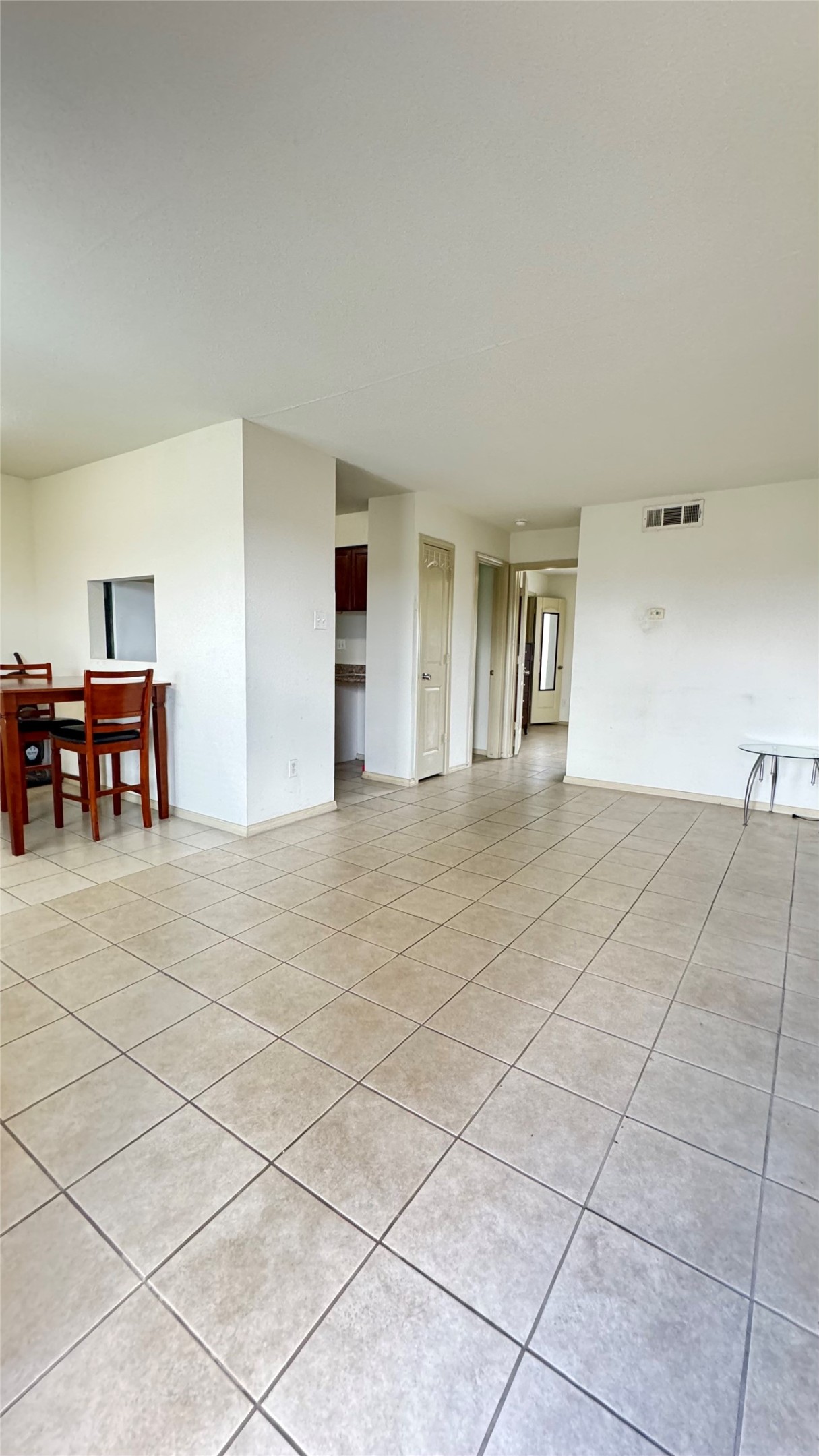 10802 Kingspoint Road Houston, TX 77075 - Photo 5 of 18 a view of livingroom with furniture