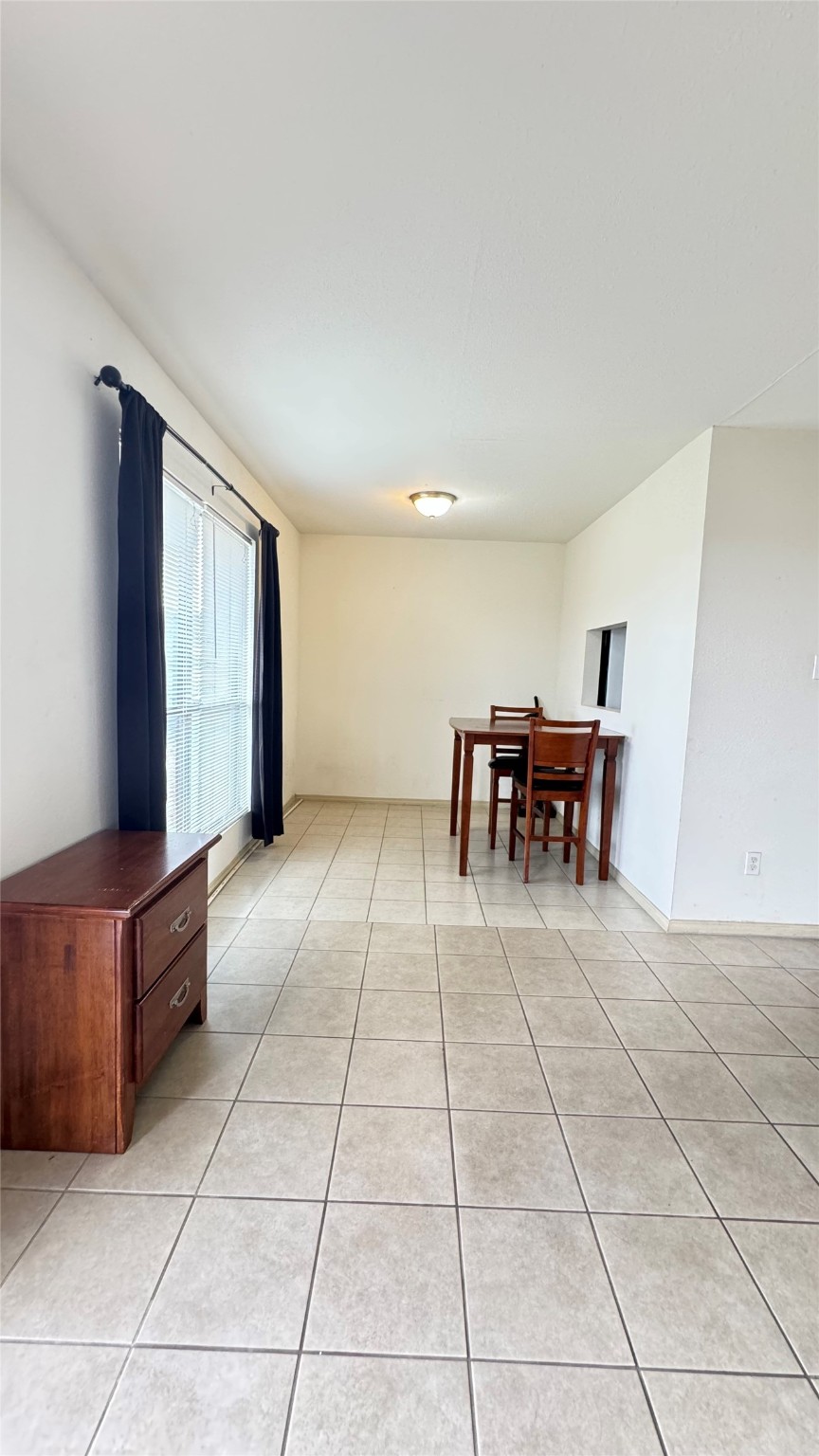 10802 Kingspoint Road Houston, TX 77075 - Photo 7 of 18