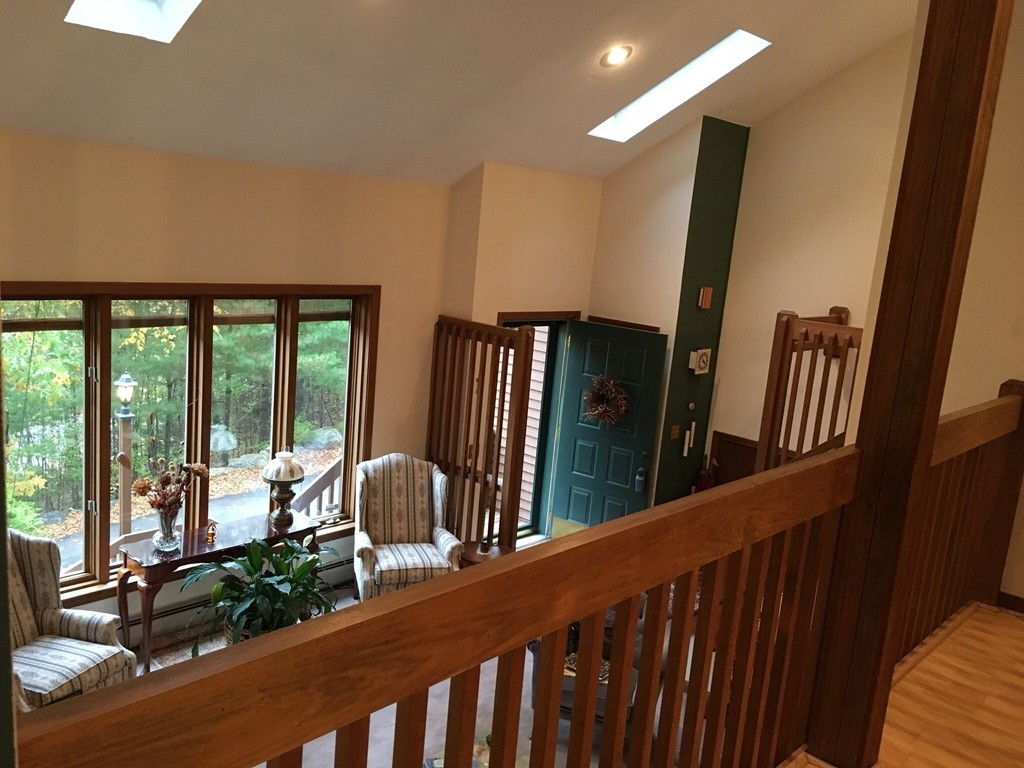 122 Wells Park Road Sturbridge, MA 01566 - Photo 4 of 29