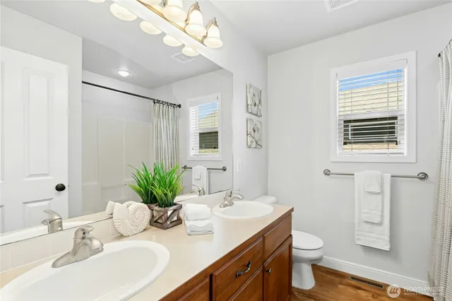 $1,720,000 | 2002 263rd Lane Southeast, Sammamish, WA 98075