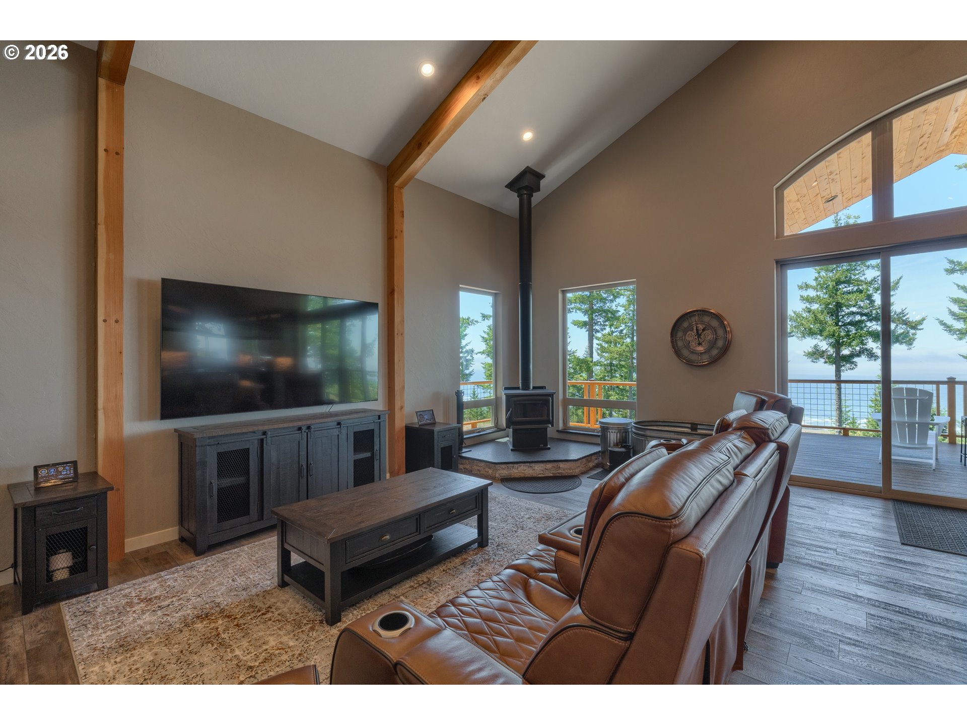 94840 Grizzly Mountain Road Gold Beach, OR 97444 - Photo 5 of 48