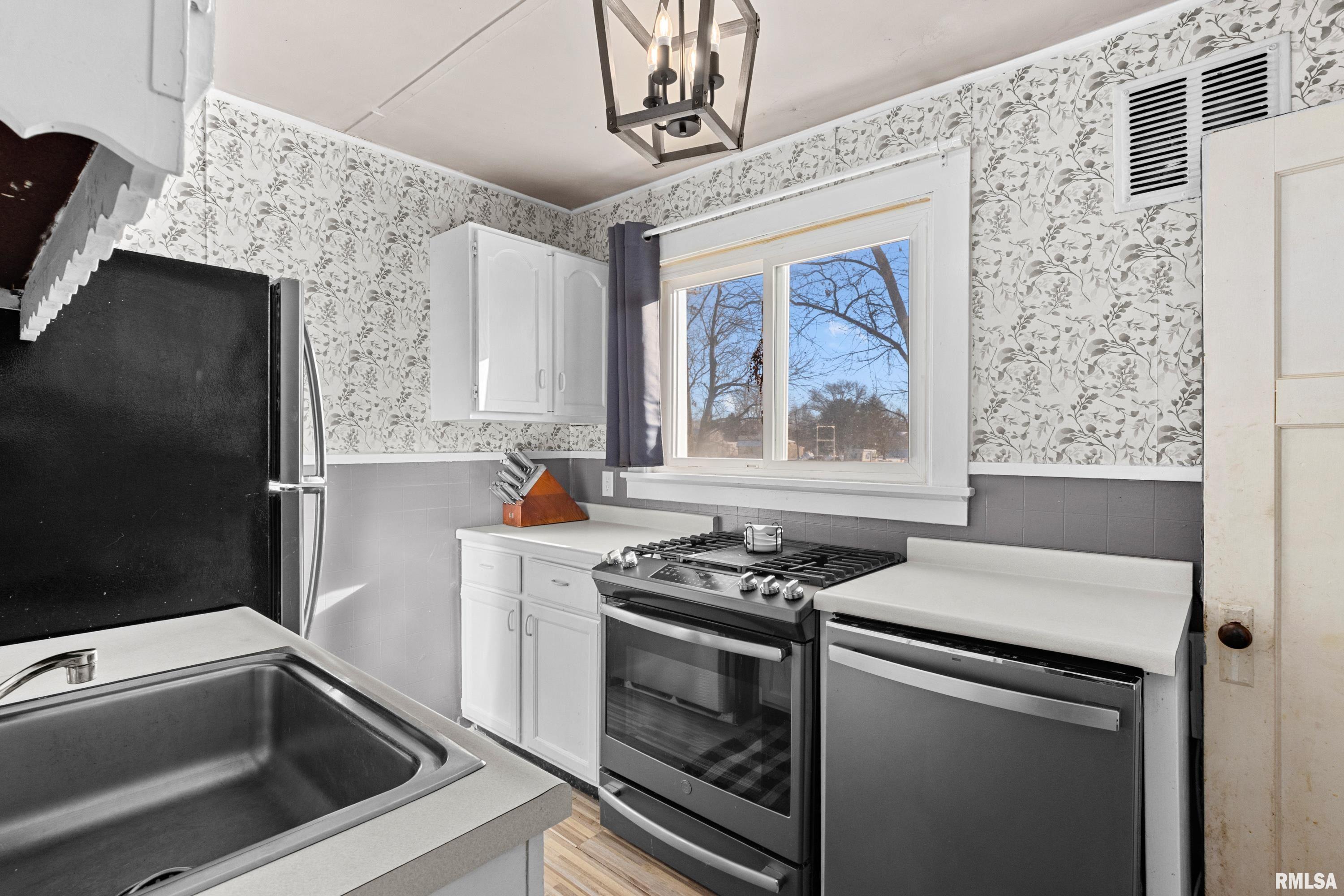 125 North Washington Street Brimfield, IL 61517 - Photo 13 of 36