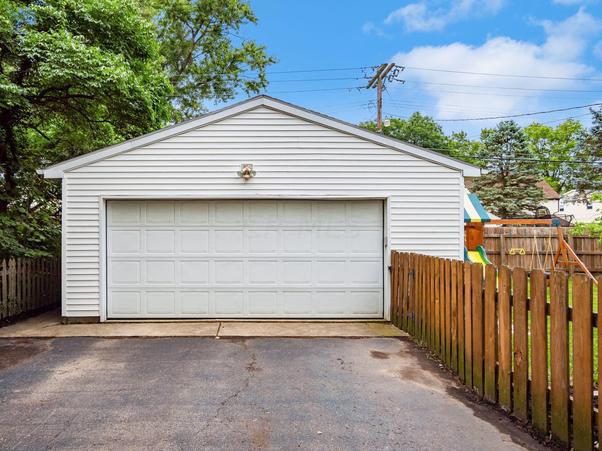 240 North Ardmore Road Bexley, OH 43209 - Photo 51 of 72 Garage