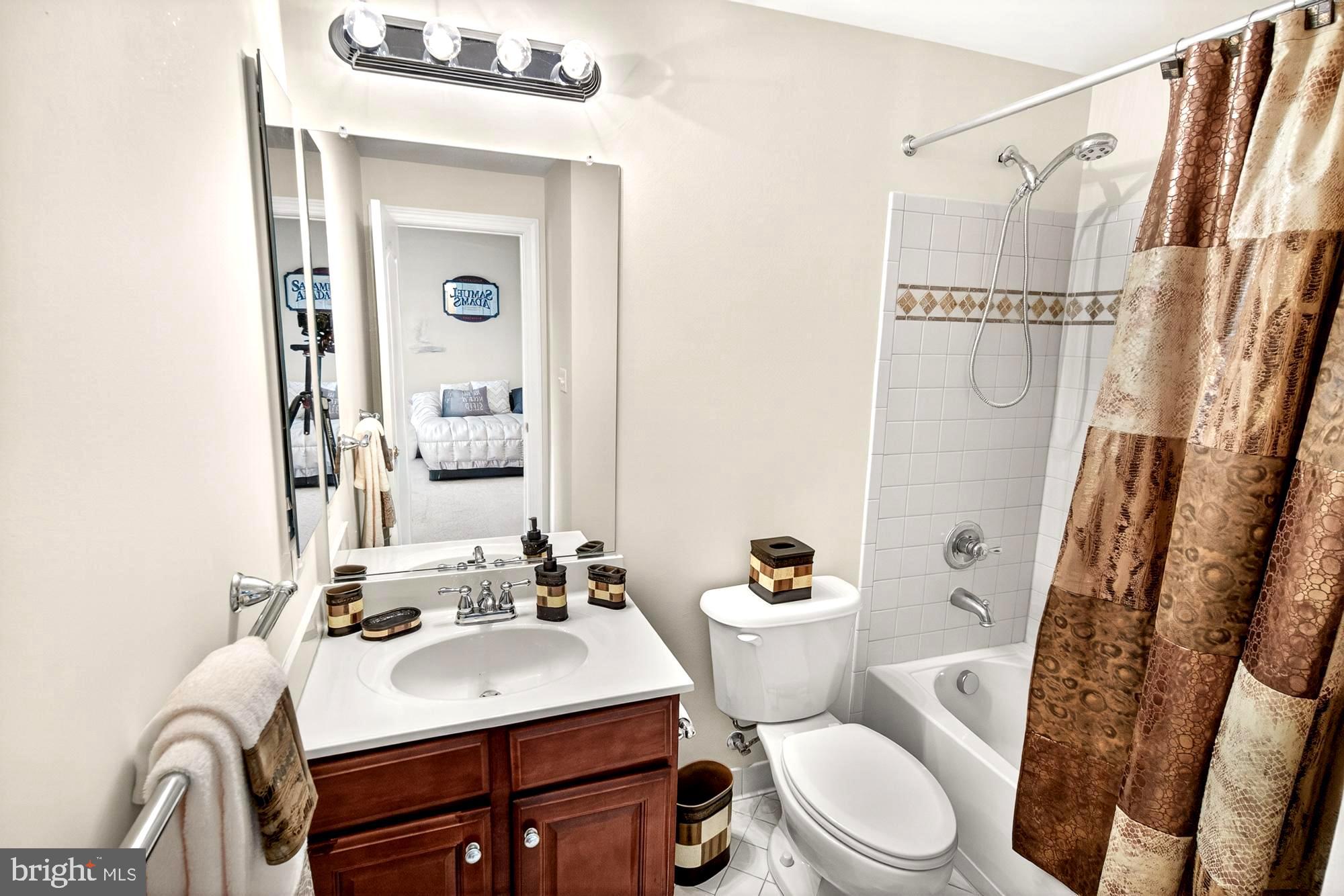 15512 Mount Nebo Road Poolesville, MD 20837 - Photo 91 of 125 Full bath #5 for this home!