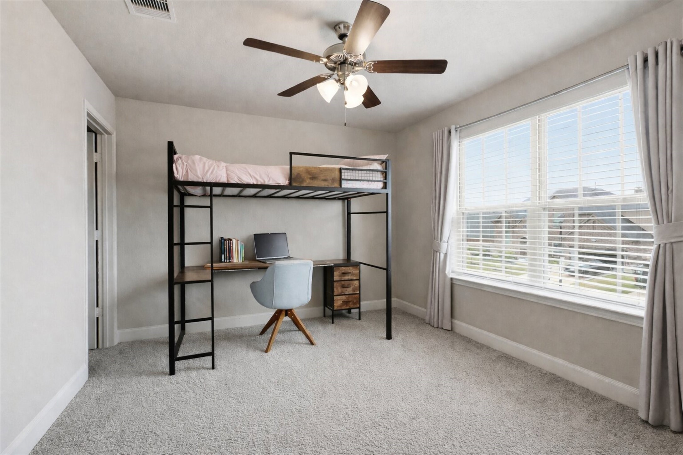 5803 Metaphor Way Rosenberg, TX 77469 - Photo 27 of 32 4th Bedroom with walk-in closet - AI altered