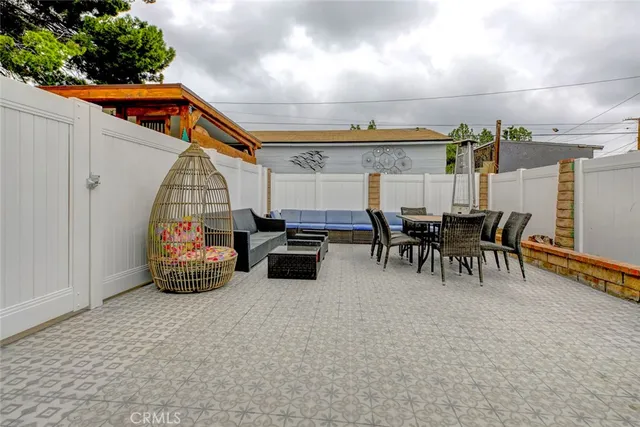 $2,800 | 15115 Covello Street, Unit 3, Van Nuys, CA 91405