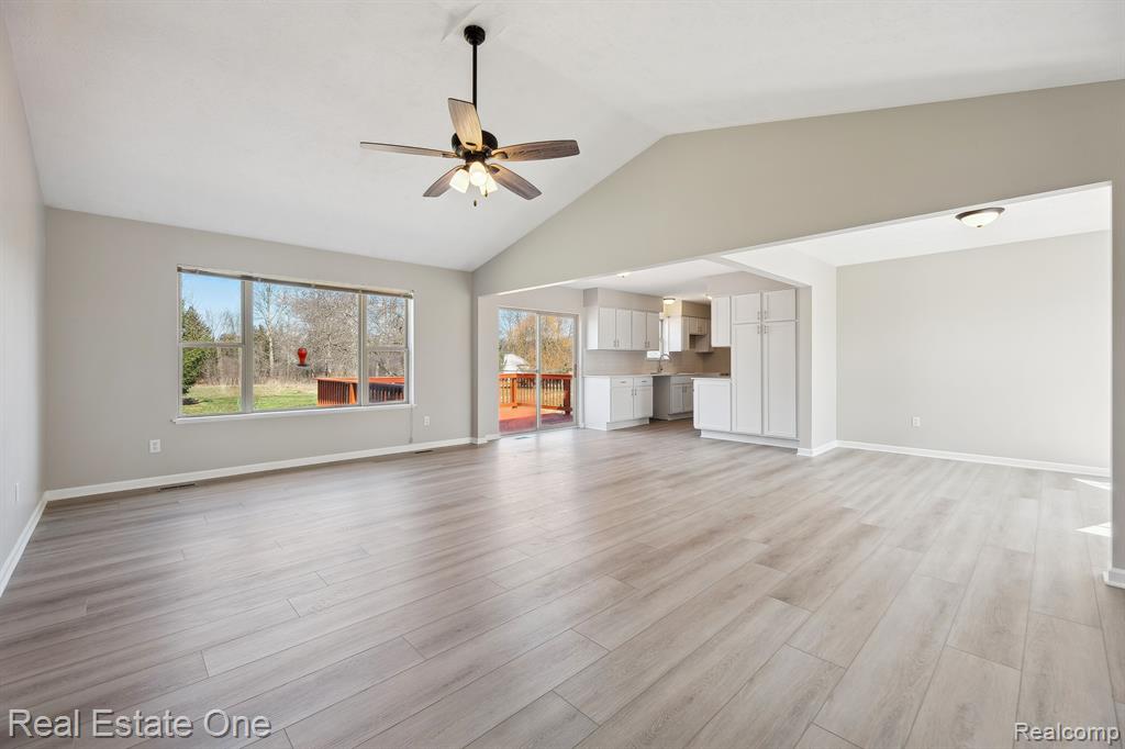 12465 Hyne Road Brighton, MI 48114 - Photo 9 of 45