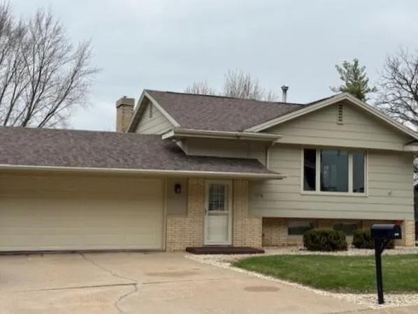 $305,000 | 1716 Edgewood Road, Winona, MN 55987