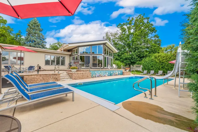 $1,899,000 | N2297 West Main Road, Linn, WI 53147