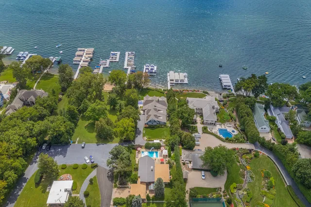 $1,925,000 | N2297 West Main Road, Linn, WI 53147