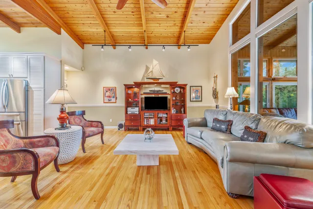 $1,925,000 | N2297 West Main Road, Linn, WI 53147