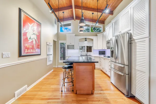 $1,925,000 | N2297 West Main Road, Linn, WI 53147