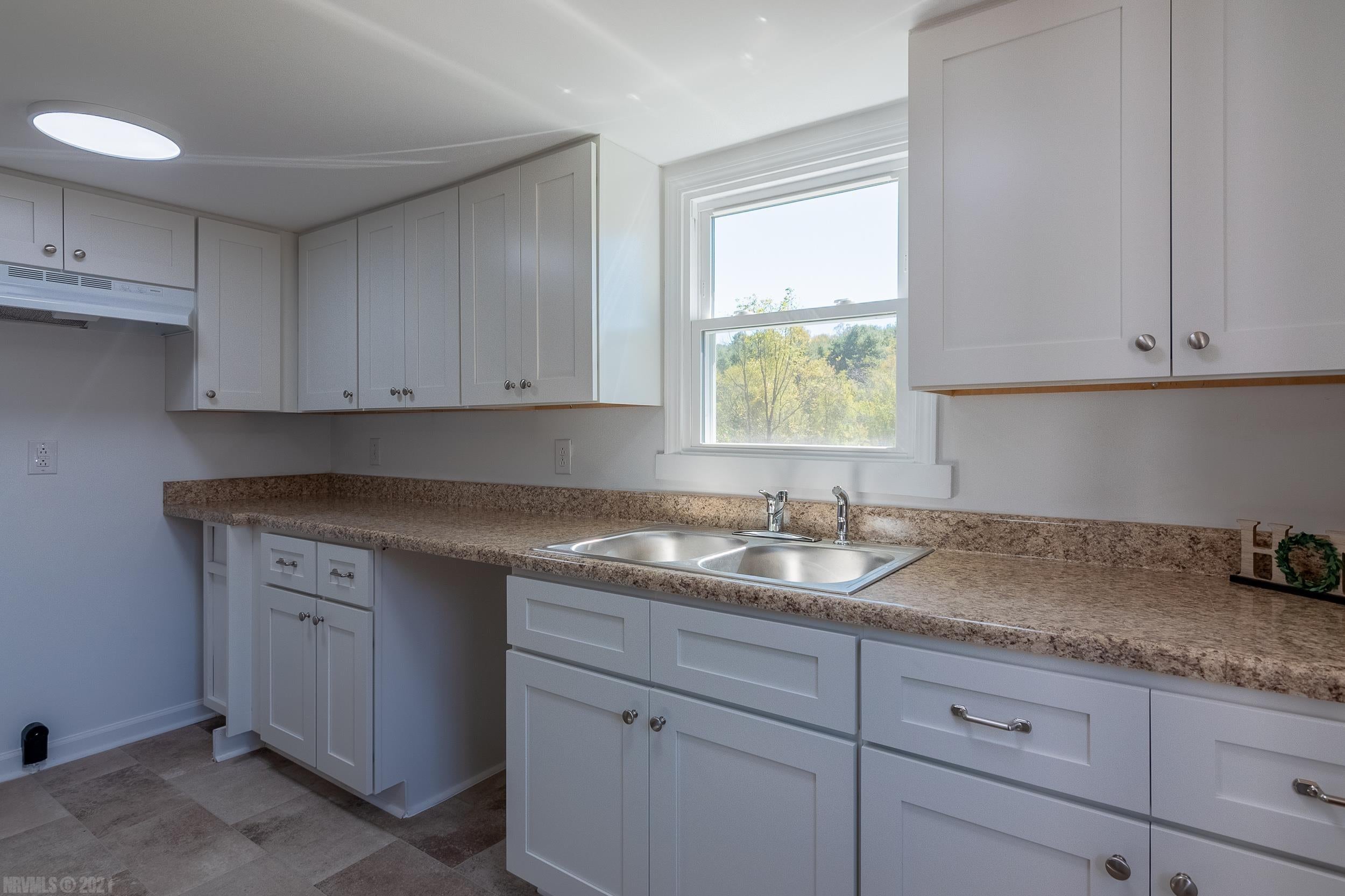 1590 Pipers Gap Road Galax, VA 24333 - Photo 26 of 81 Gallery Image 26