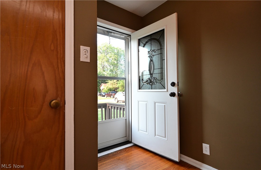 26518 Knickerbocker Road Bay Village, OH 44140 - Photo 3 of 27 Gallery Image 3