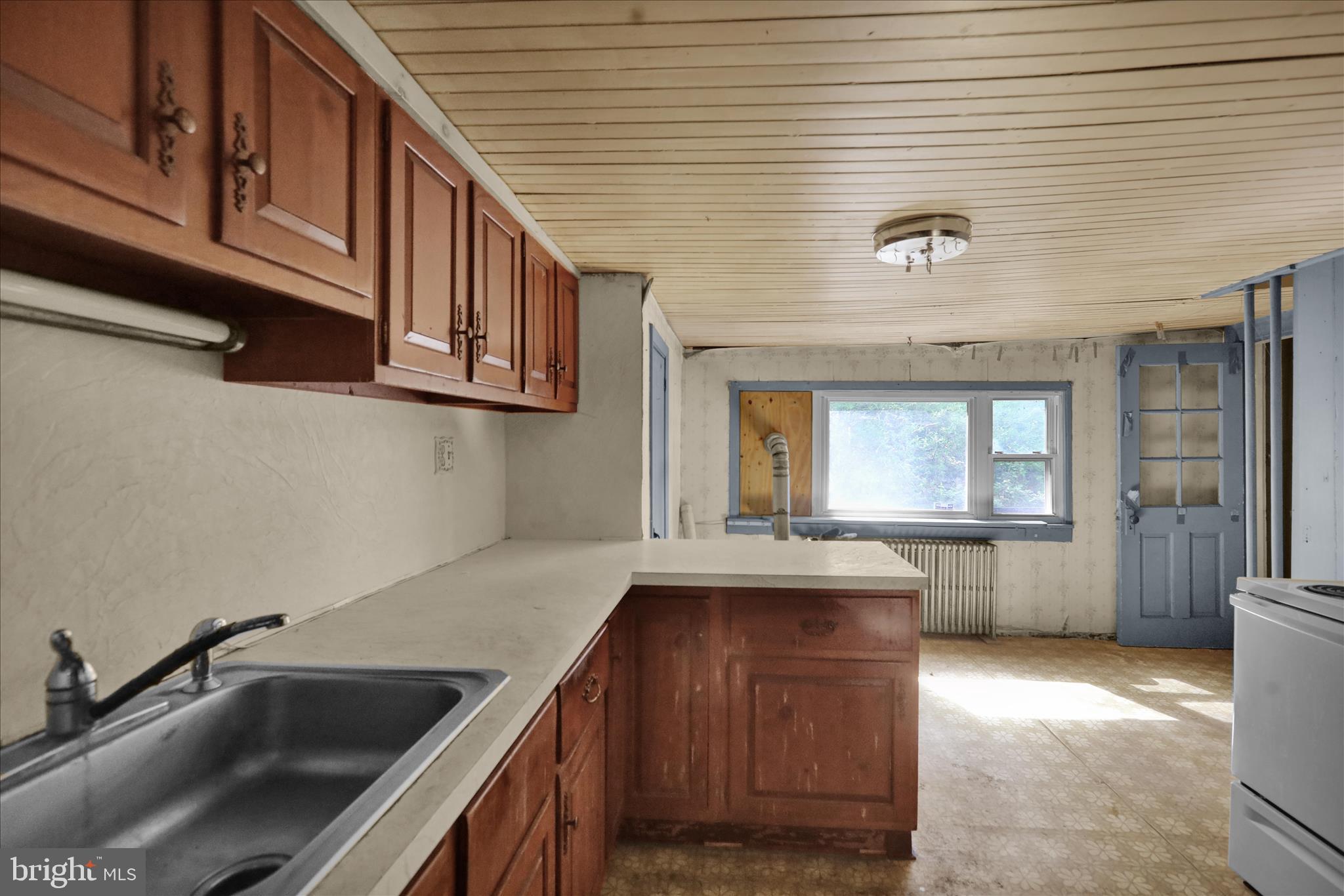 100 Walnuttown Road Fleetwood, PA 19522 - Photo 13 of 21 360_3180