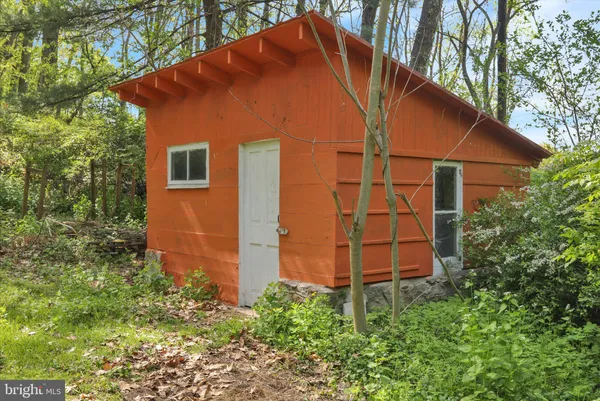 $195,500 | 100 Walnuttown Road, Fleetwood, PA 19522
