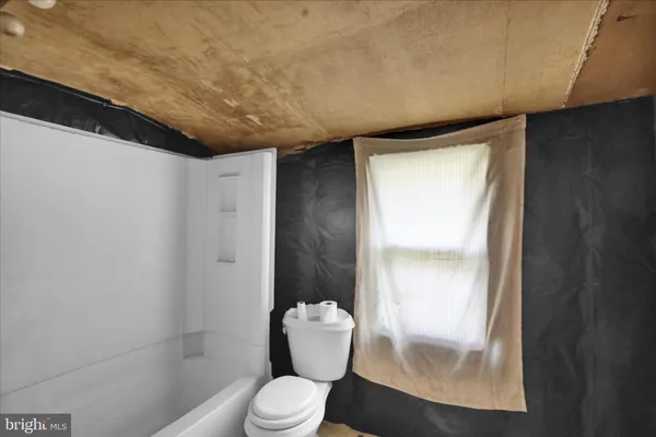 $195,500 | 100 Walnuttown Road, Fleetwood, PA 19522