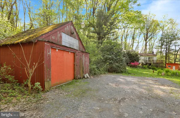 $195,500 | 100 Walnuttown Road, Fleetwood, PA 19522