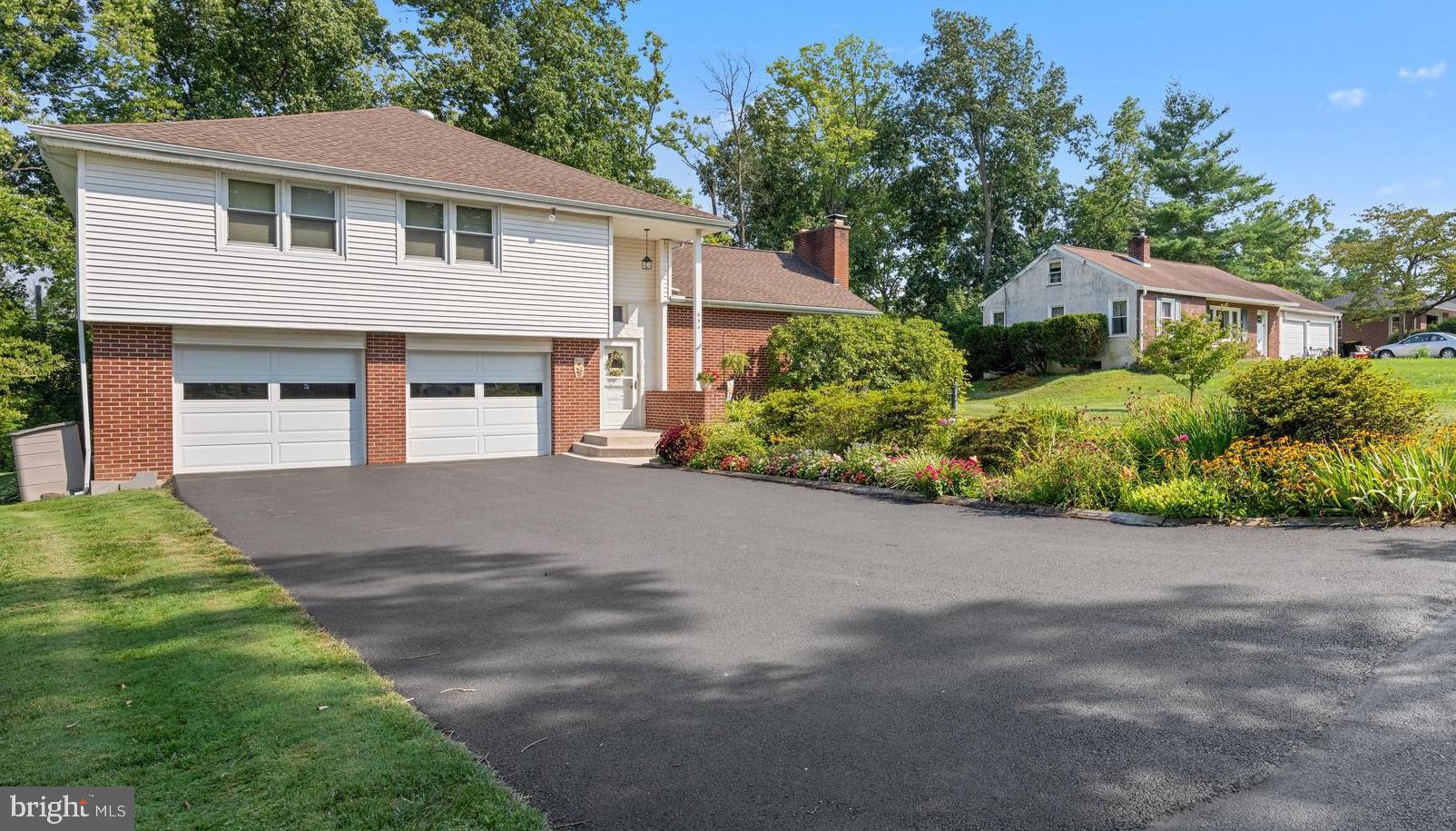 654 Grace Avenue Spring City, PA 19475 - Photo 2 of 46 Gallery Image 2