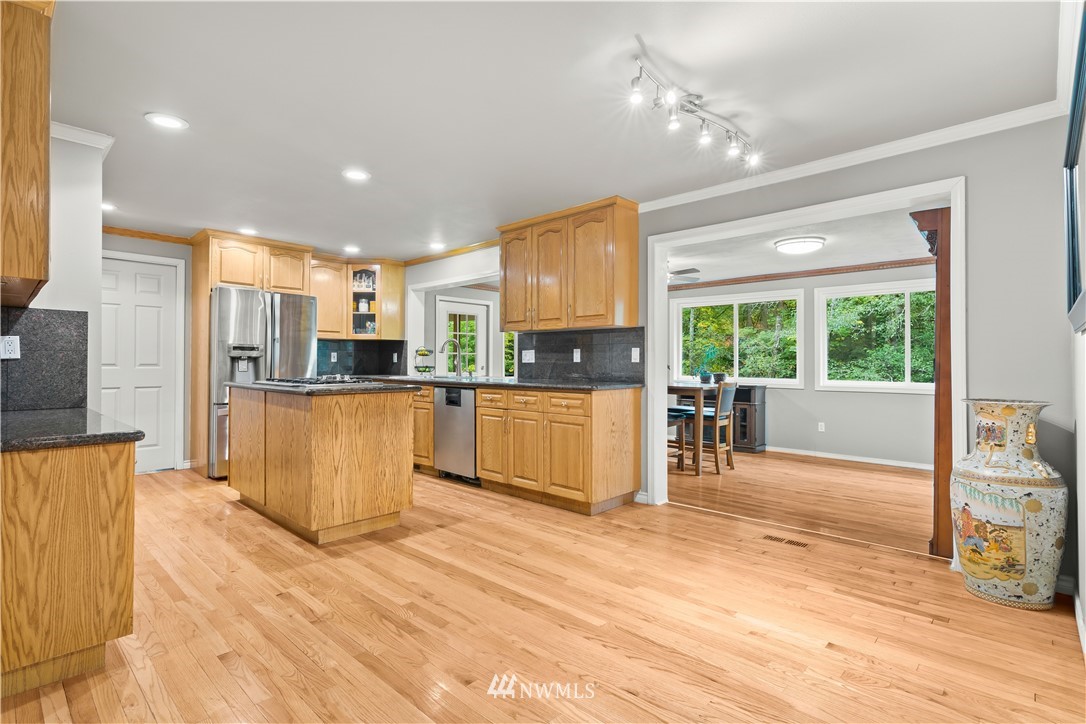 14033 Southeast 185th Place Renton, WA 98058 - Photo 13 of 39 Gallery Image 13