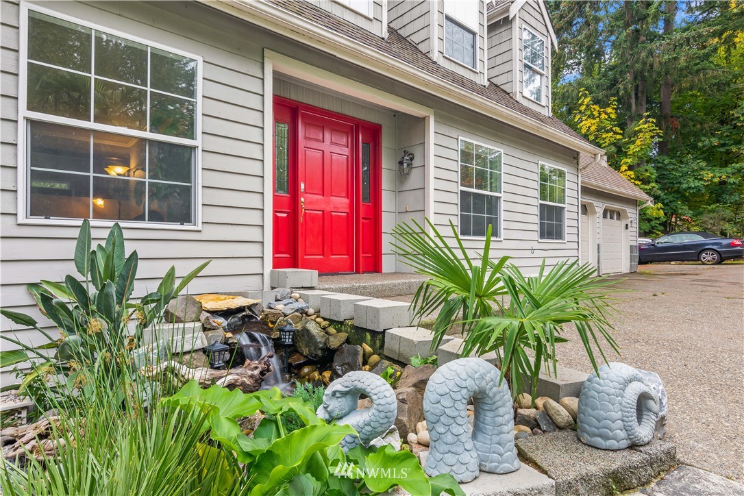 14033 Southeast 185th Place Renton, WA 98058 - Photo 3 of 39 Gallery Image 3