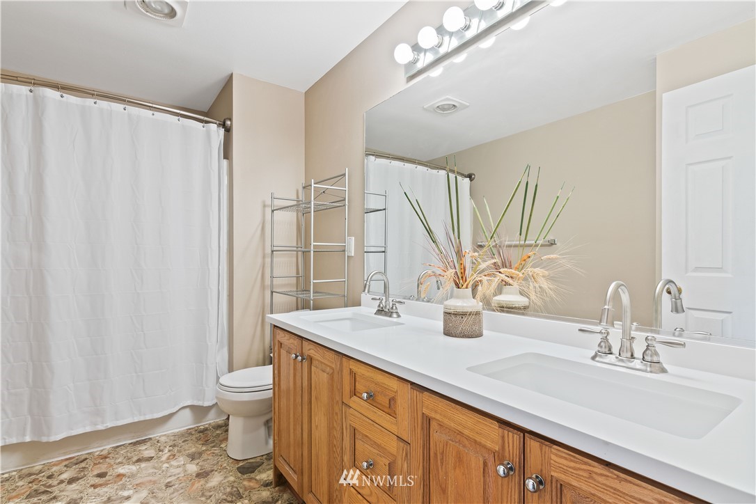 14033 Southeast 185th Place Renton, WA 98058 - Photo 25 of 39 Gallery Image 25