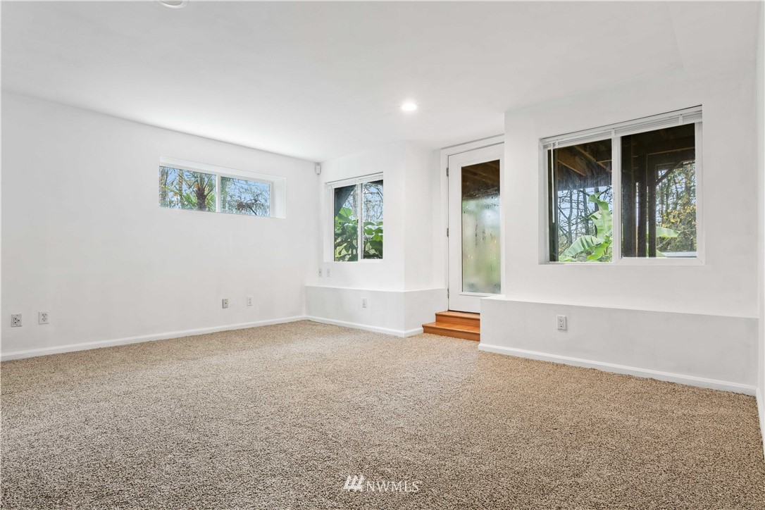 14033 Southeast 185th Place Renton, WA 98058 - Photo 33 of 39 Gallery Image 33