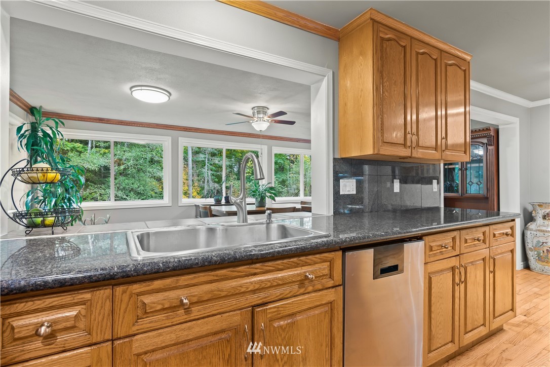 14033 Southeast 185th Place Renton, WA 98058 - Photo 10 of 39 Gallery Image 10