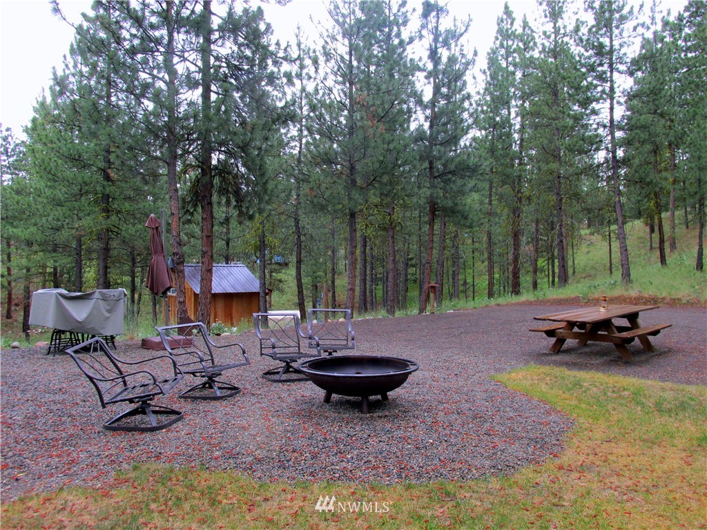 21 Balsamroot Road Winthrop, WA 98862 - Photo 5 of 23 Gallery Image 5